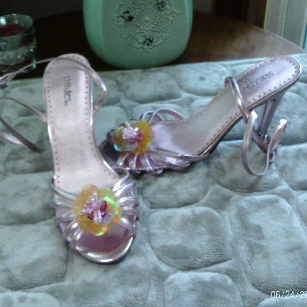 ✨Heels by Statutes